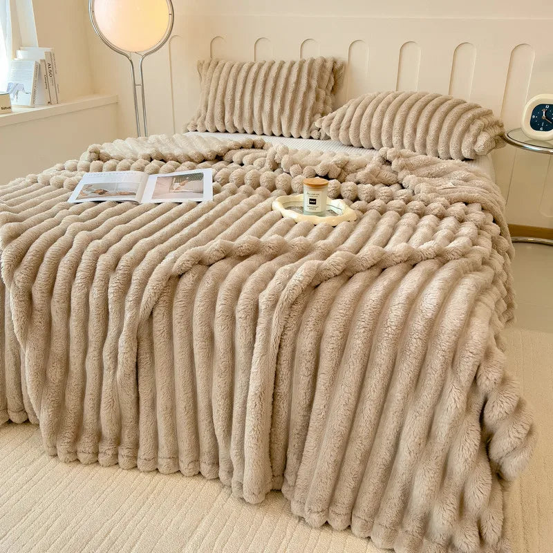 Luxurious Faux Rabbit Fur Blanket for Cozy Couch and Bed