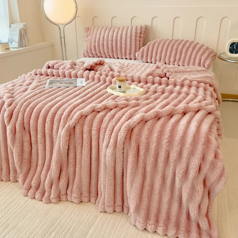 Luxurious Faux Rabbit Fur Blanket for Cozy Couch and Bed