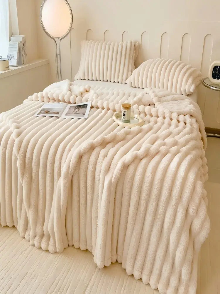 Luxurious Faux Rabbit Fur Blanket for Cozy Couch and Bed