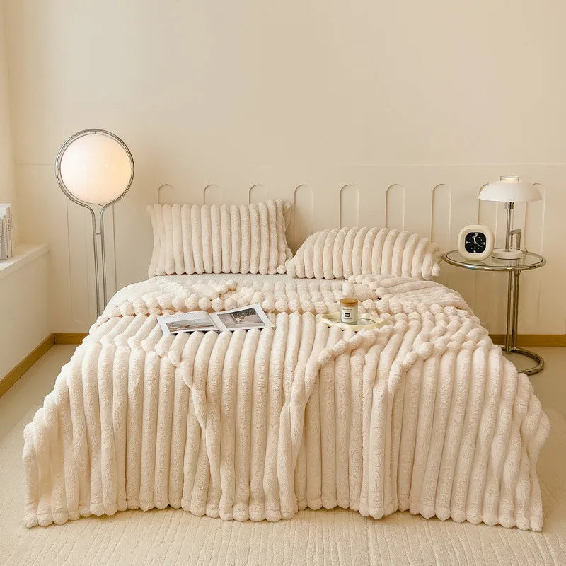 Luxurious Faux Rabbit Fur Blanket for Cozy Couch and Bed